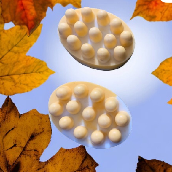 Hand Crafted Oatmeal Honey & Milk Massage Soap Bar - Picture 3 of 5